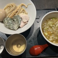 ひかる