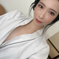 ?初メイクさん?