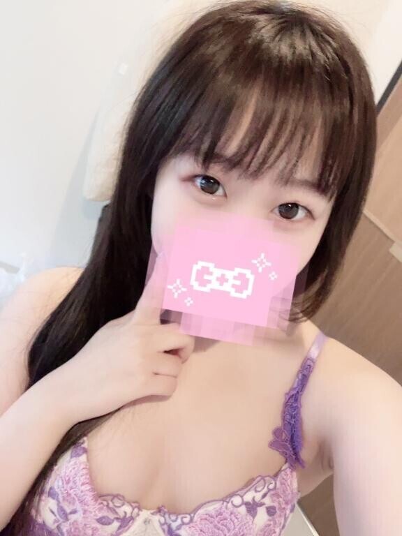 ?清純派アイドル、初日からお兄様の視線にトロけそう…？?