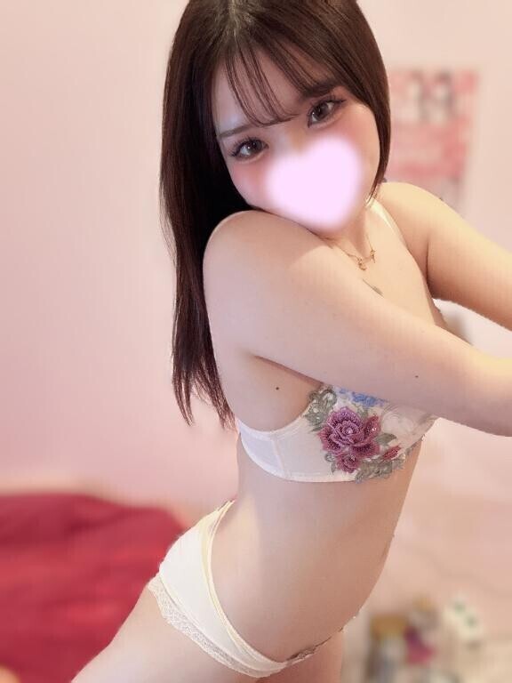 色白ムチムチボディ?