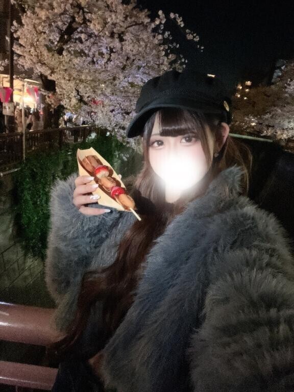 夜桜デート気分?