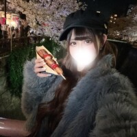 夜桜デート気分?