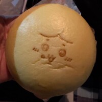 ハチワレのカレーまん??