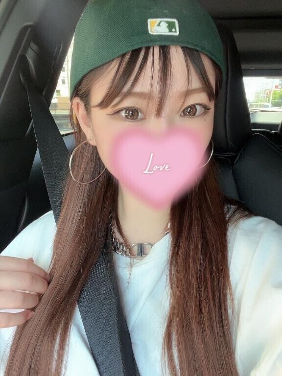 ピンク髪のお兄さん?