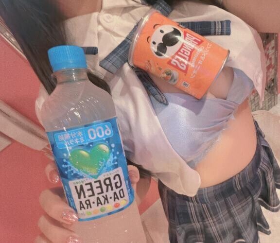 お○ぱいに乗った差し入れ?