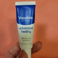 お題：普通のリップじゃもう唇のガサガサ治りません。おすすめありますか？に回答♪