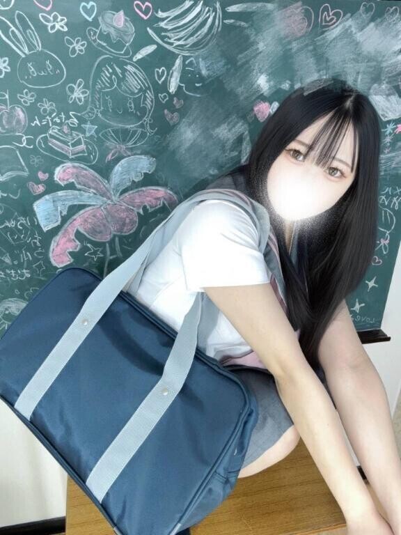 お口でご奉仕してるとき、お顔見ちゃうの…??