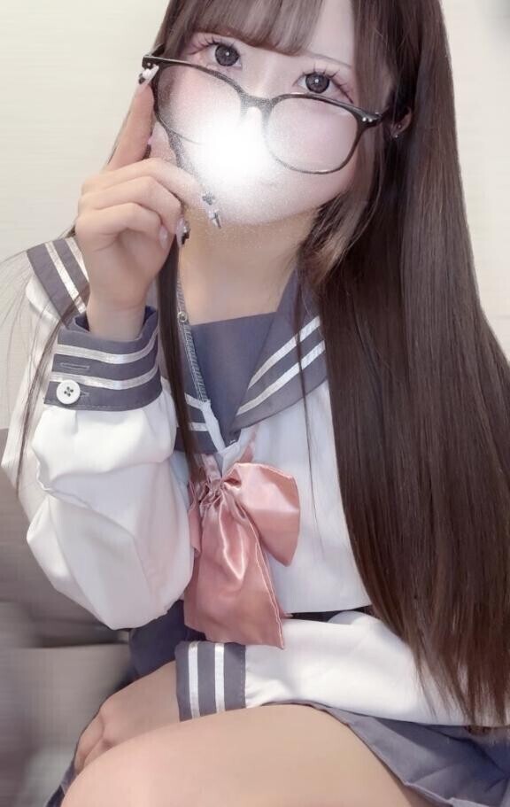 ちら見せ制服??