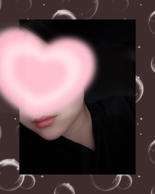 こんばんぴ〜？出勤したジョン？今日はひなのお口をチラリしてみたよ？