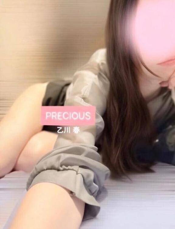 こちらを見ている