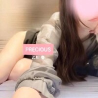 こちらを見ている