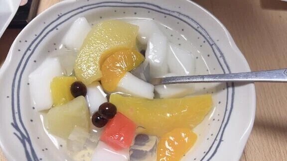 ひとまずフルーツ食べます🤭