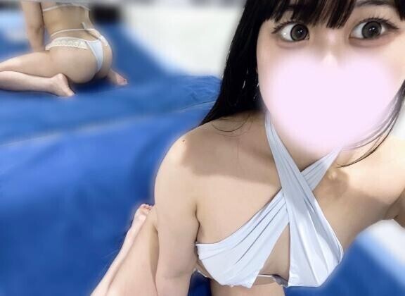 後ろからも..?