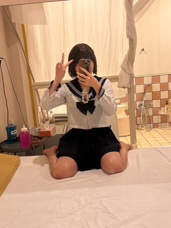 お礼?セーラー服???