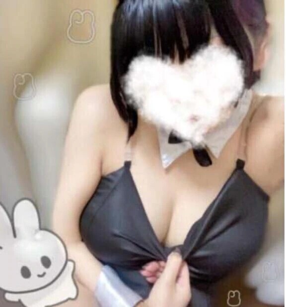 こぼれちゃいそうな爆乳💜