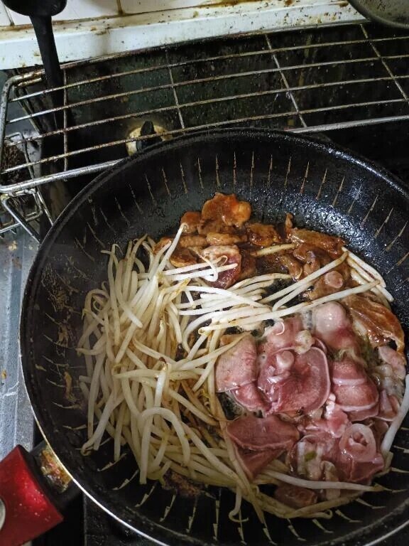 休日久しぶりに1人飲みよ
