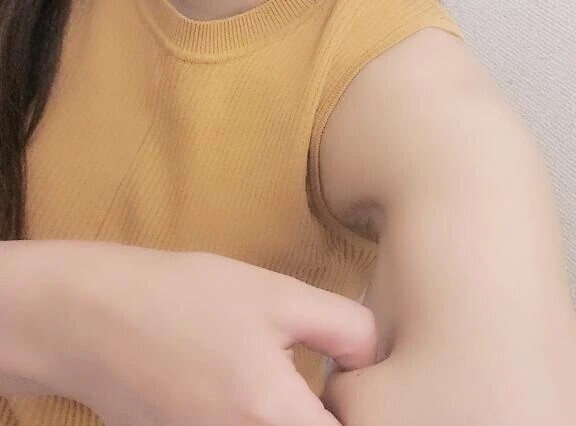 光を浴びて甘く光る