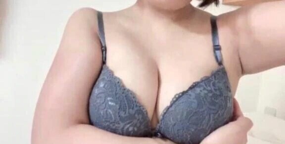 デカパイちゃん、イジメてみる？