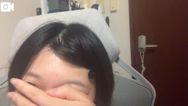 でこ出しウーマン、ゆきな