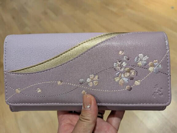 新しい桜の長財布