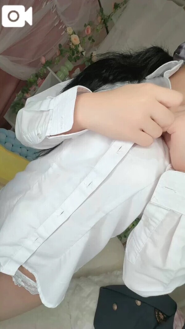 この続きは…🤫♡﻿