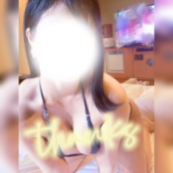 マイクロビキニで…