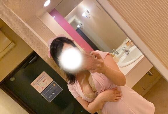 えっちなナース?