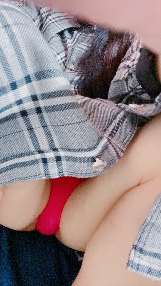 待機中だよパンツチラ見🫣💖