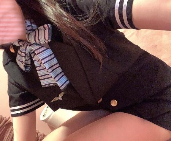 ナマお◯んちんをパクッと含むCAが…