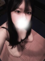 しおりちゃん♡完全業界未経験の愛嬌抜群娘