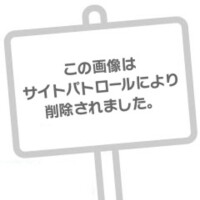 乳デカすぎてスク水着れない悩み