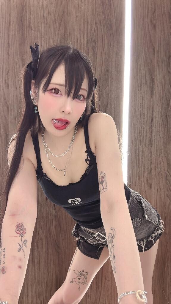 ???厨二病野良猫女???