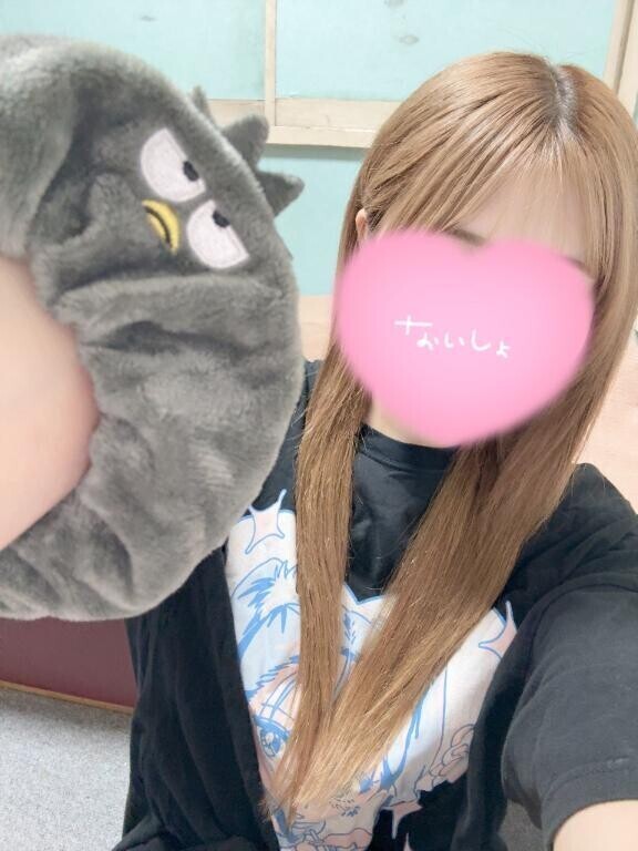 明日は夜空いてます??♀?
