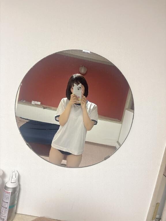 明日お休みなの🥲