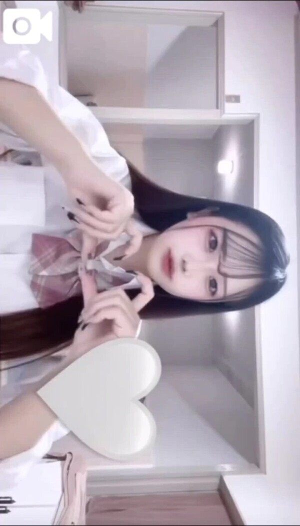 少し切った前髪に気づいてよ