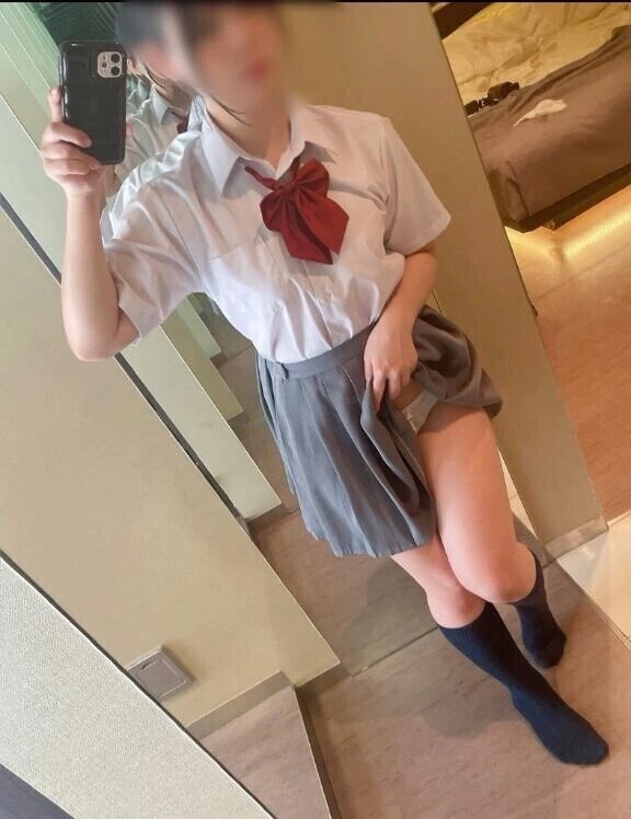 ﾁﾗ…