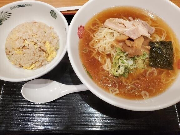 ラーメン?もぐもぐ