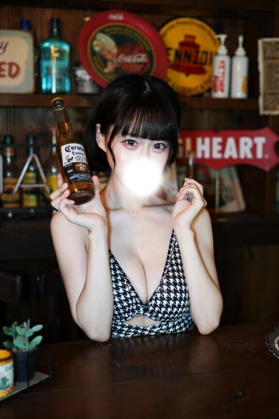 海の家のおねーさんっ