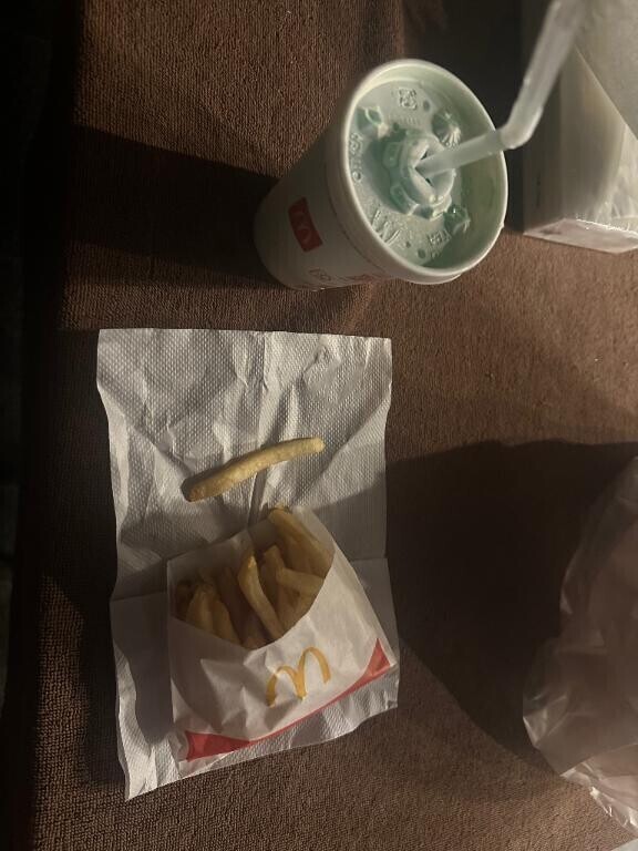 今日はマックを食べました??