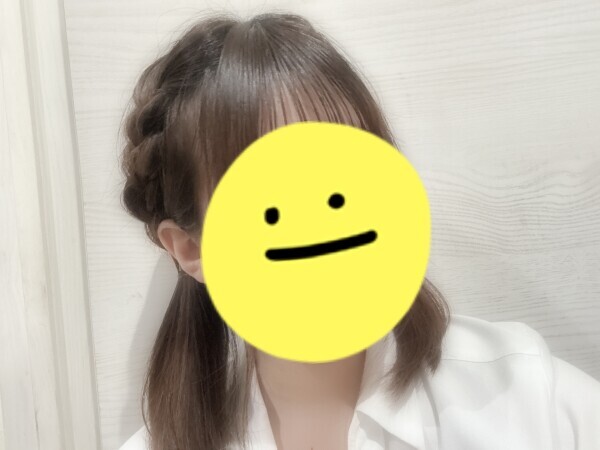 髪の毛切るか伸ばすか悩み中