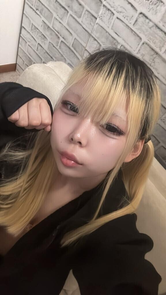 薔薇のタトゥーが素敵なお兄さん?