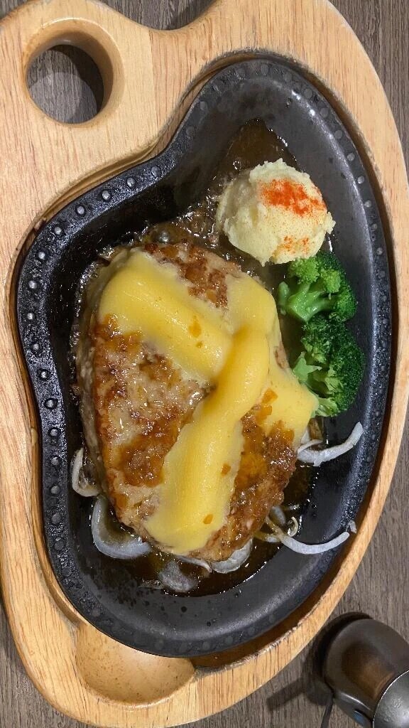 昨日びっくりドンキー行ったよ