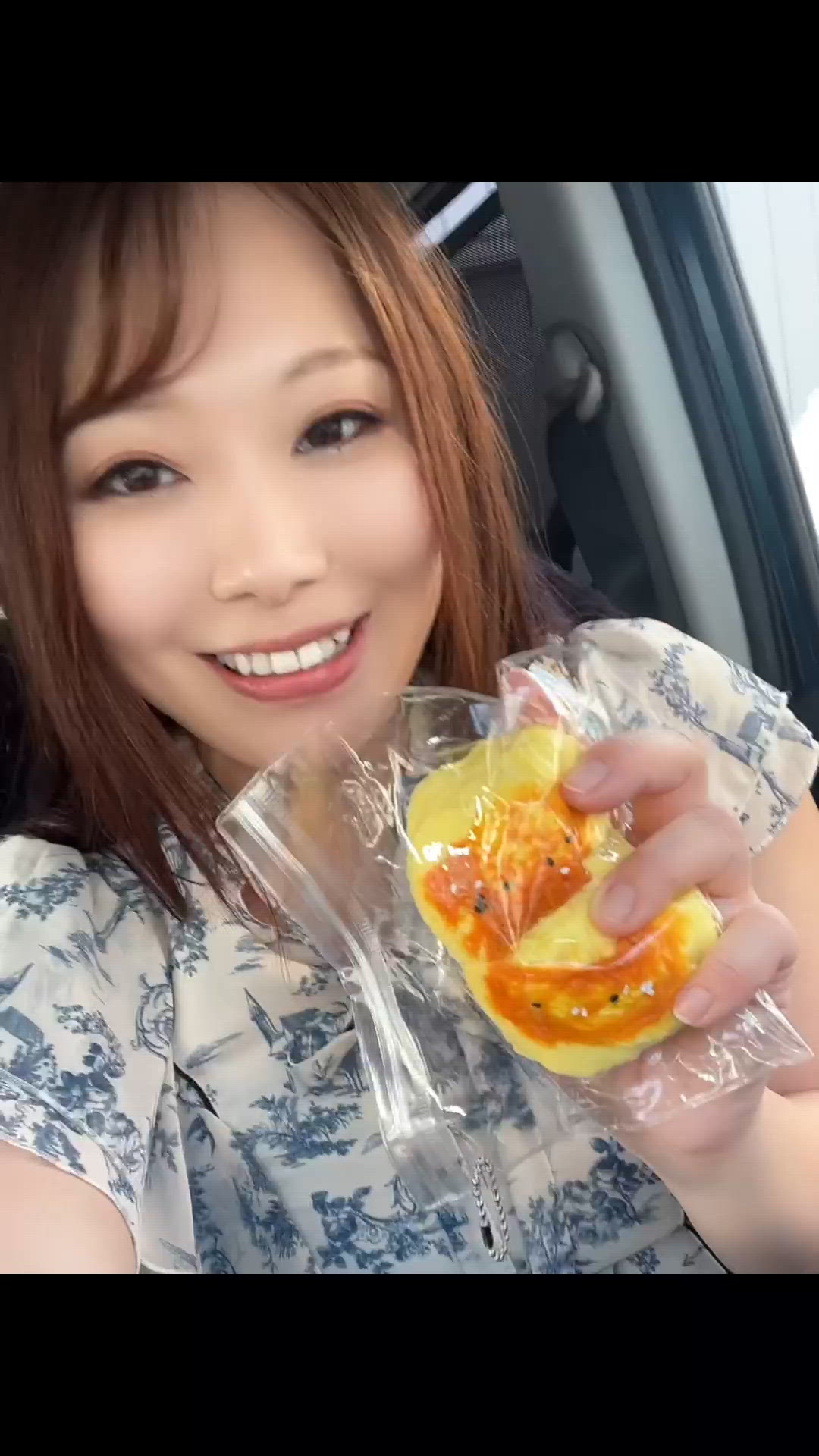 むにむにしながら喋ってますよ
