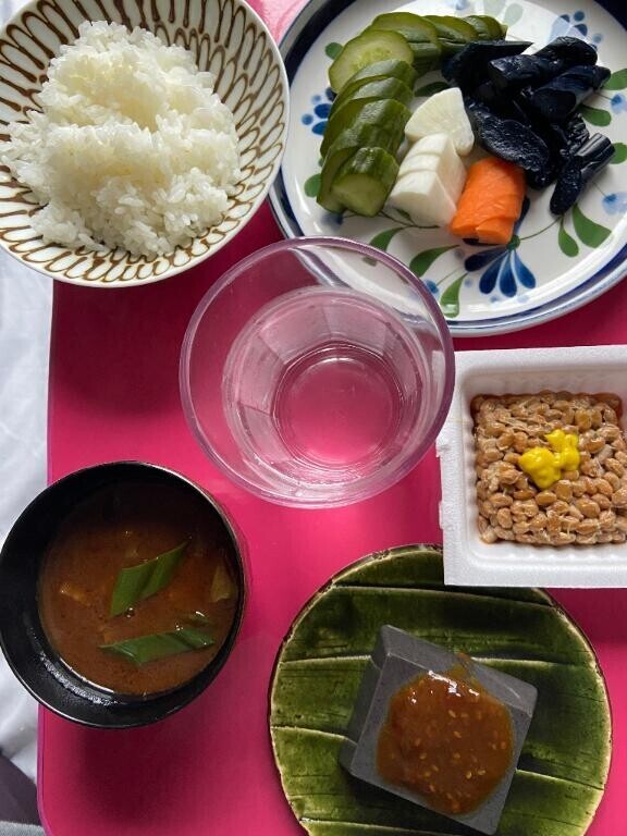 さてと(´∀｀)朝ごはんでも頂くとするかな