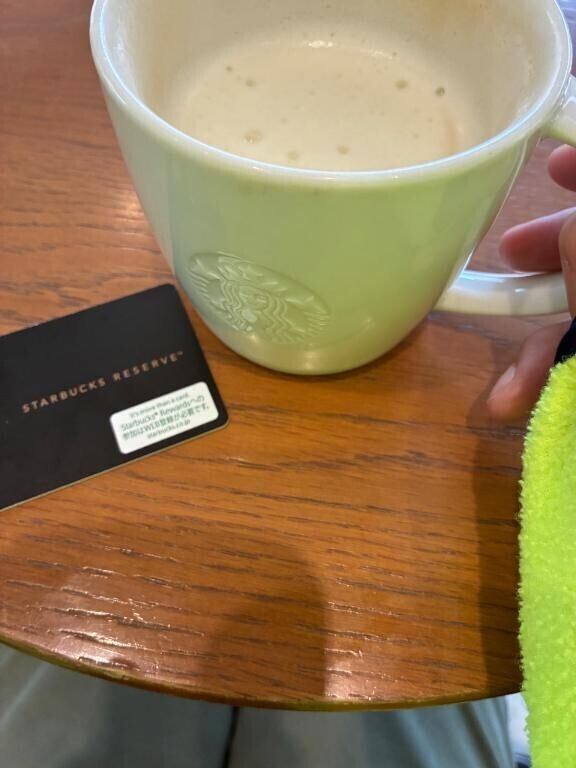 スタバ( ・∇・)なう