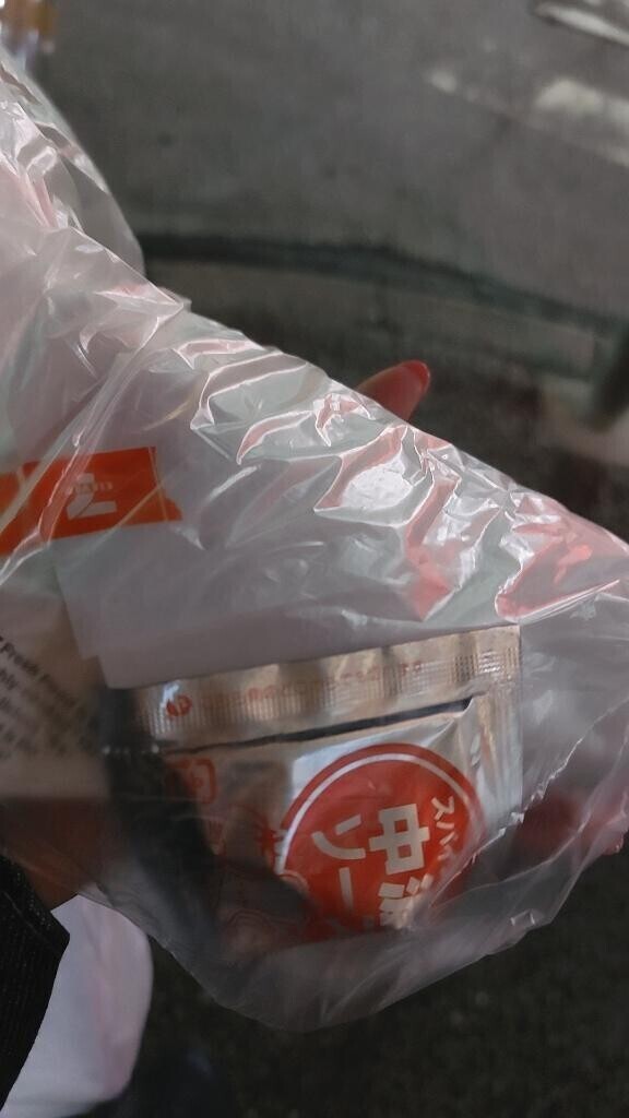 ピザにソース？？