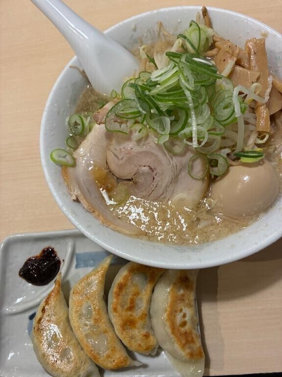 ラーメンえへへ( ´ ▽ ` )か〜ら〜の…汗
