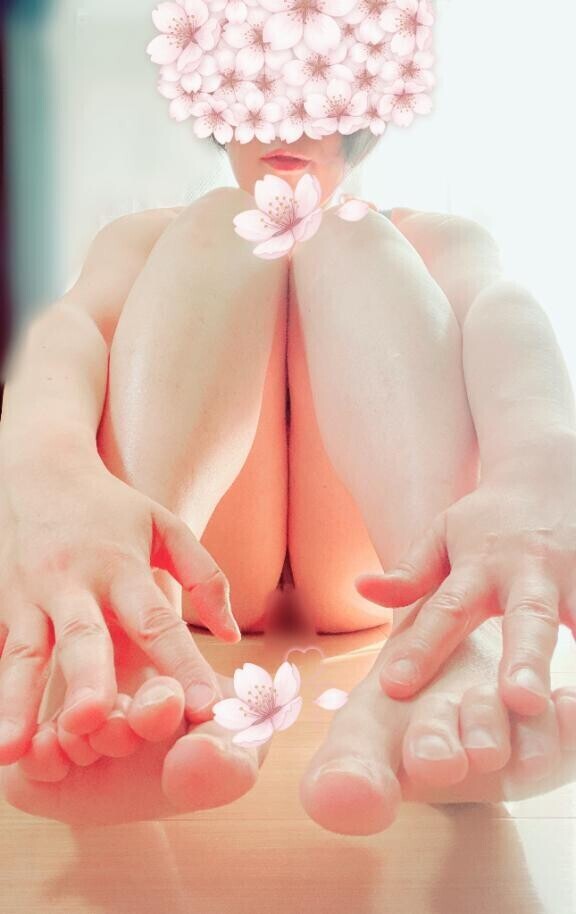 日傘と日焼け止めと鼻栓と水分(*´ー｀*)