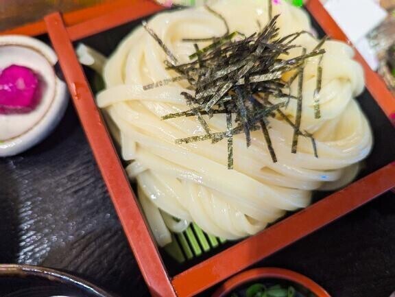 うどんちゅるちゅるです