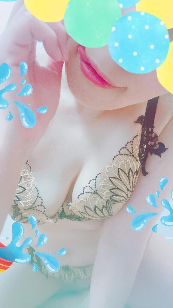 てーのひらを〜
